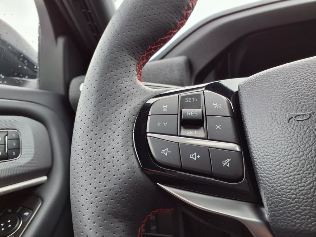 Used 2025 Ford Explorer ST image 12