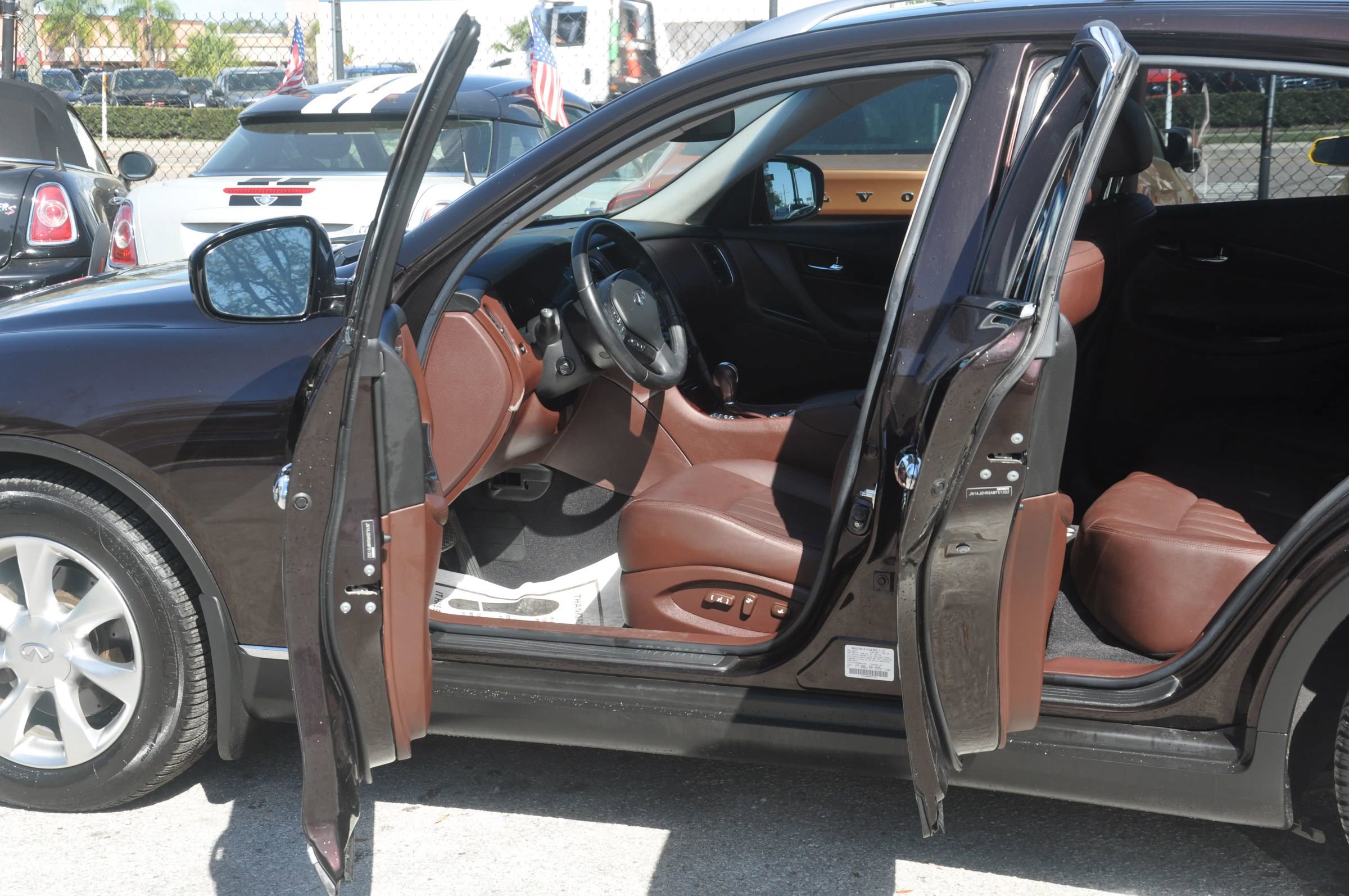 Used 2010 INFINITI EX35 Journey w/ Technology Pkg image 9