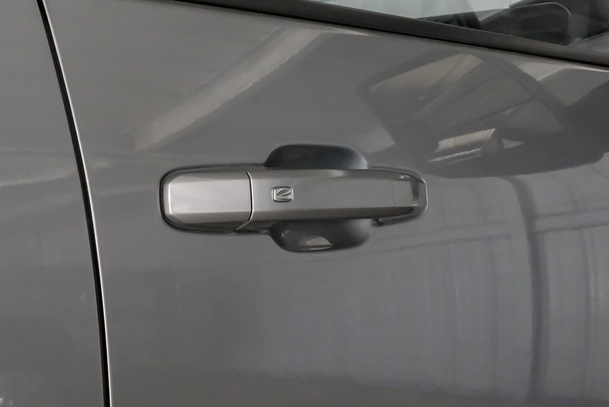 Used 2025 Chevrolet Silverado 2500 LT w/ Convenience Package image 42