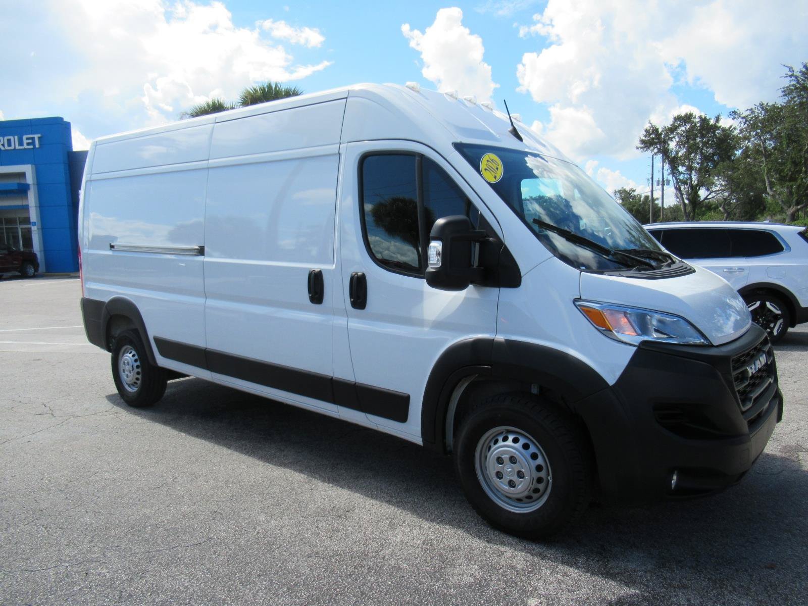 Used 2026 RAM ProMaster 2500 w/ Convenience Group FWD image 4