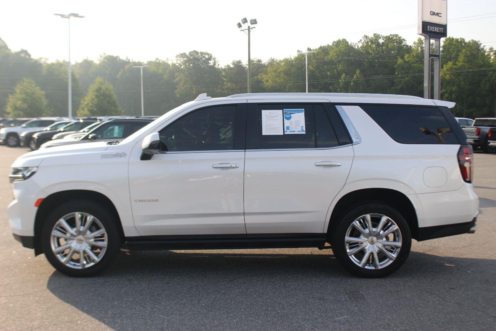 Used 2021 Chevrolet Tahoe High Country w/ Premium Package AWD/4WD image 4