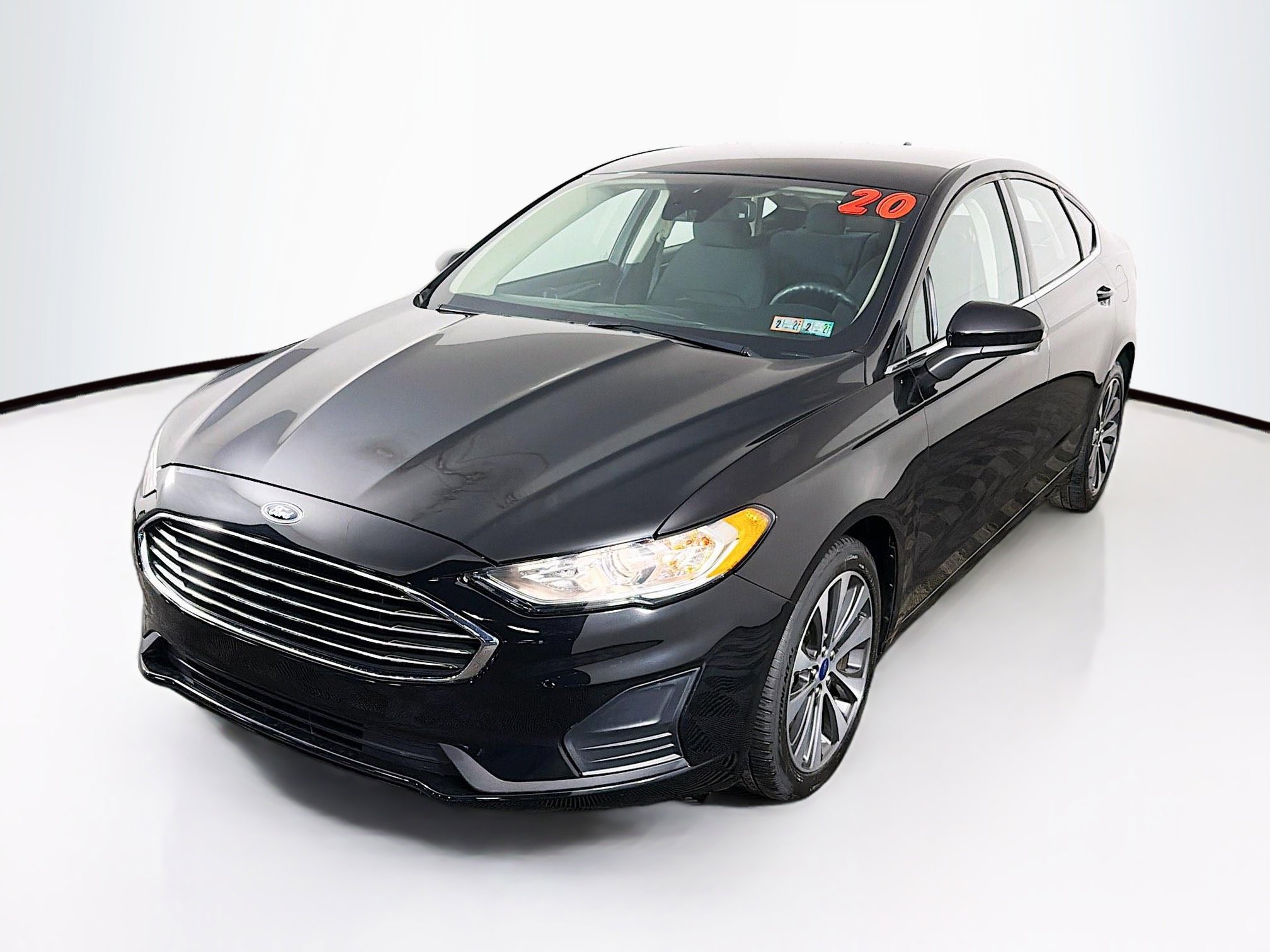 Used 2020 Ford Fusion SE image 4