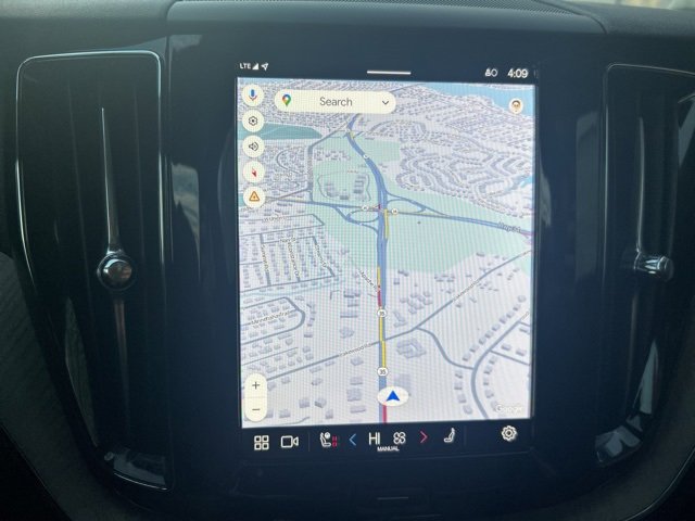 Certified 2025 Volvo XC60 B5 Plus image 22