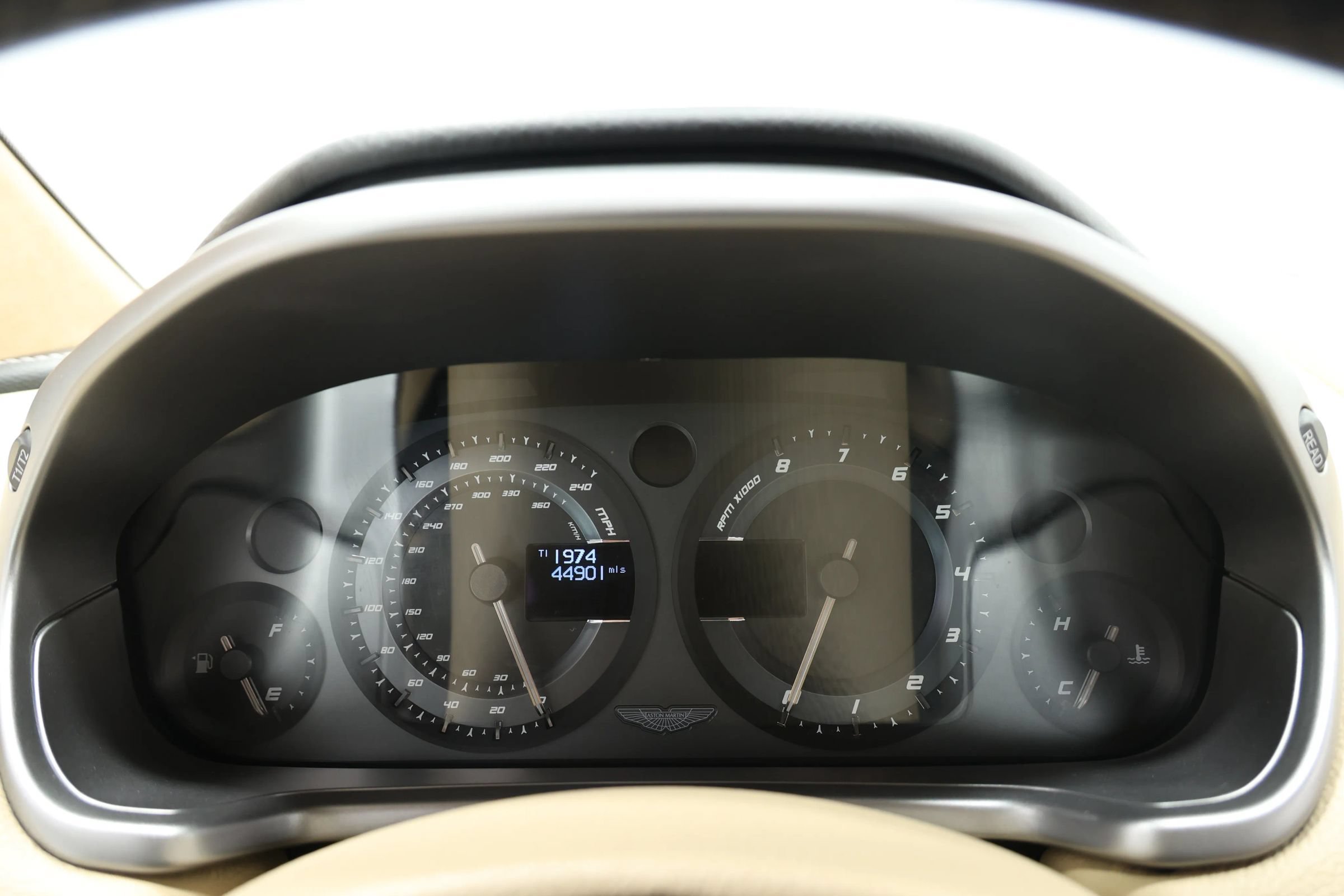 Used 2016 Aston Martin Vanquish Volante RWD image 24