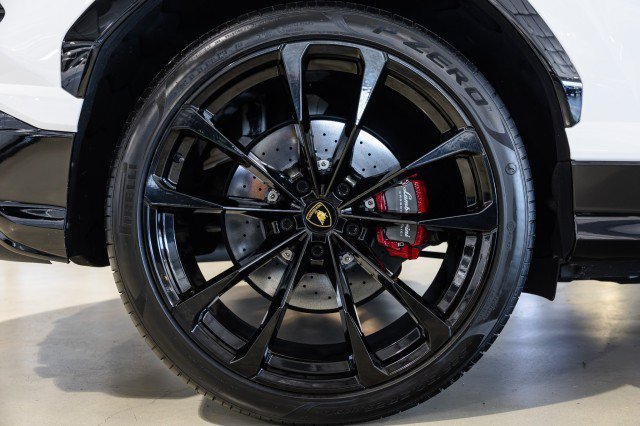 Used 2022 Lamborghini Urus AWD/4WD image 21