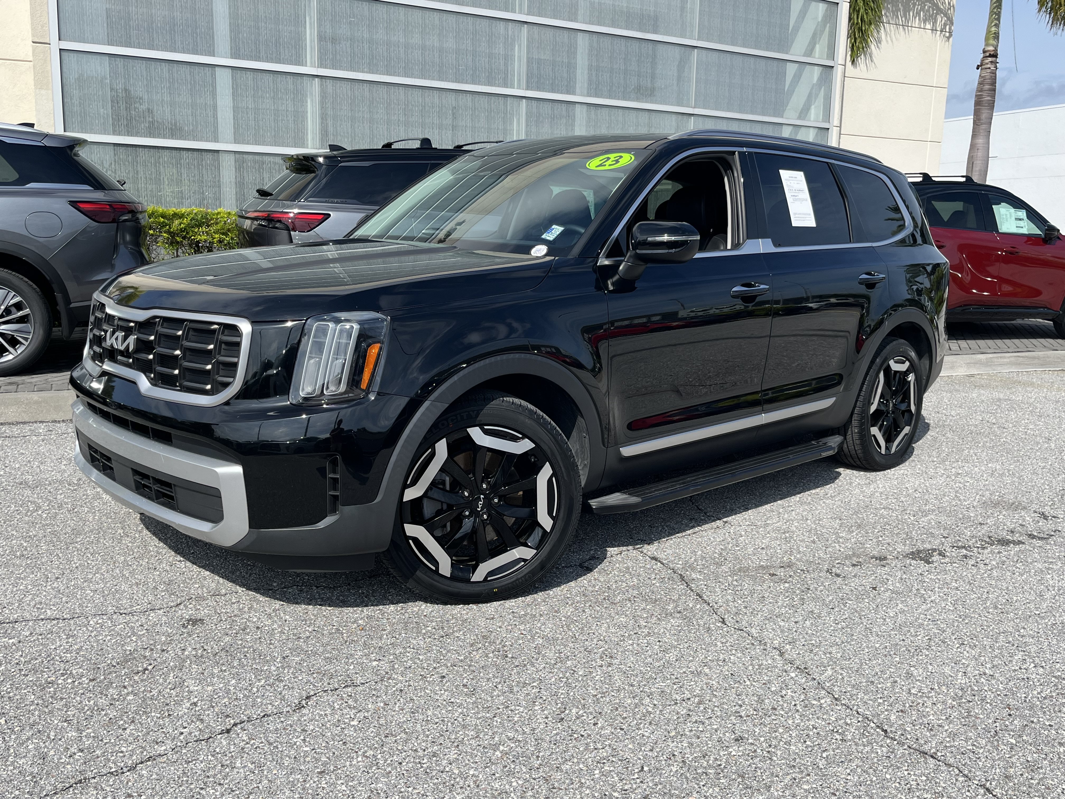 Used 2023 Kia Telluride S w/ S Sunroof Package
