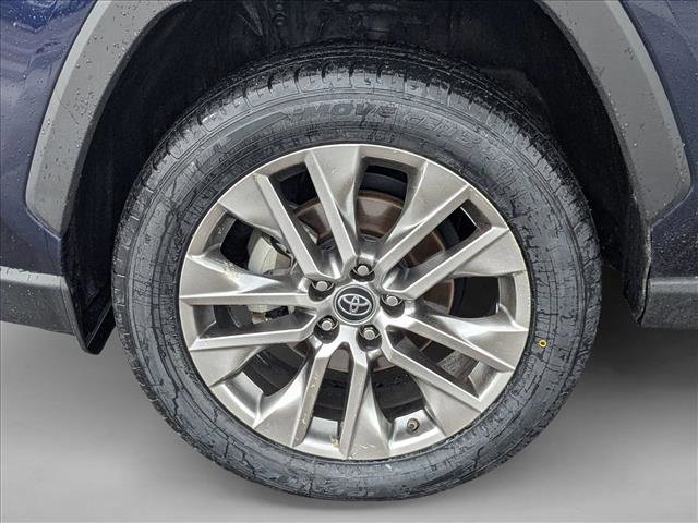 Used 2019 Toyota RAV4 XLE Premium image 10