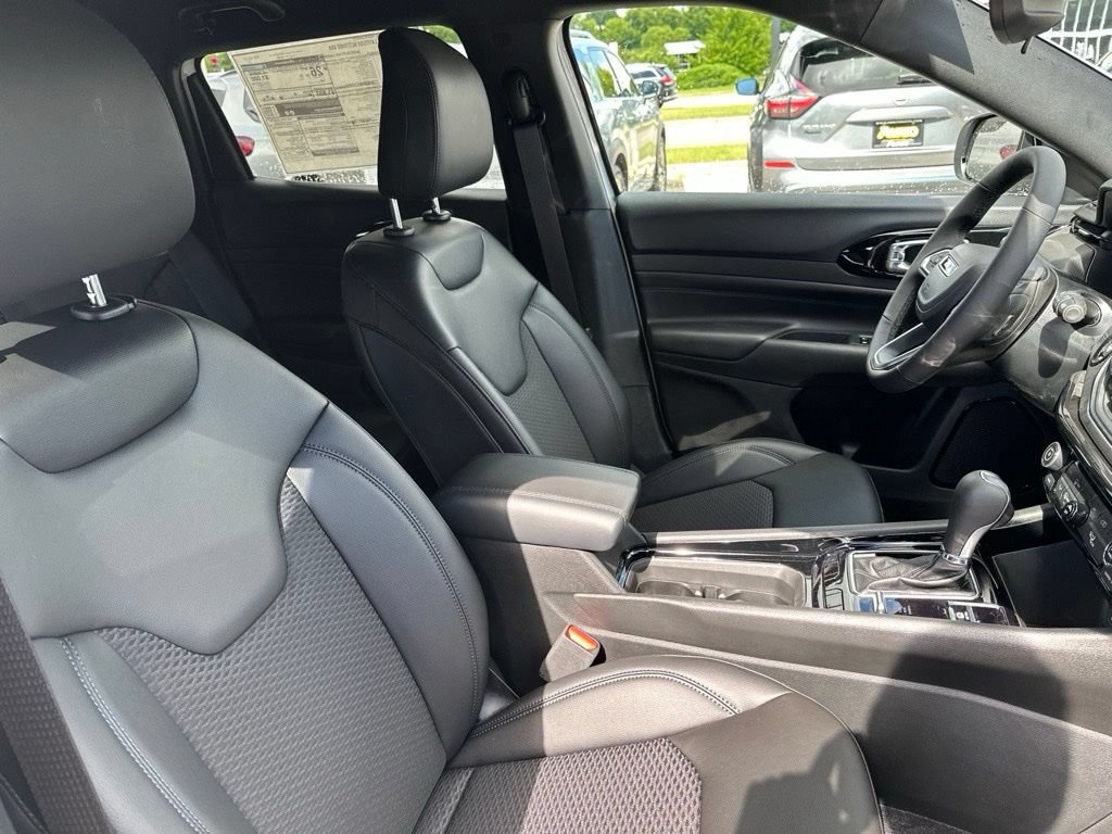 New 2026 Jeep Compass Latitude AWD/4WD image 14