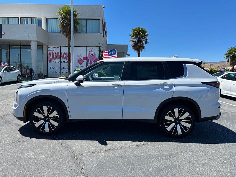 New 2026 Mitsubishi Outlander SE FWD image 6