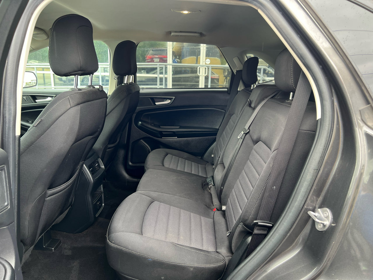 Used 2020 Ford Edge SE image 10