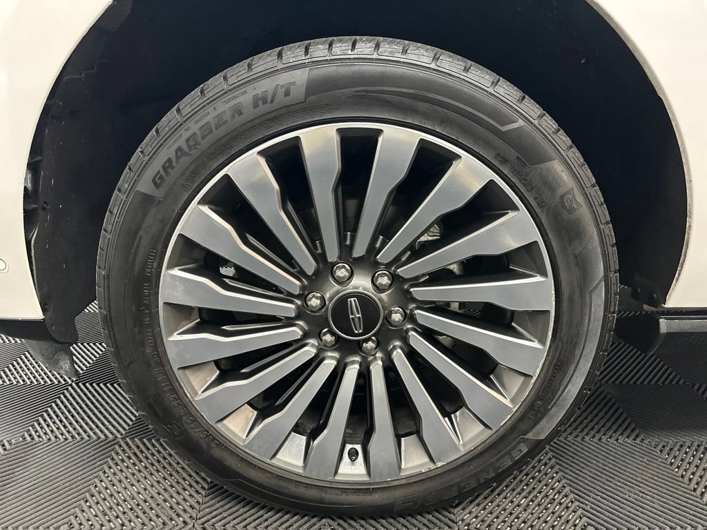 Used 2019 Lincoln Navigator Reserve AWD/4WD image 41