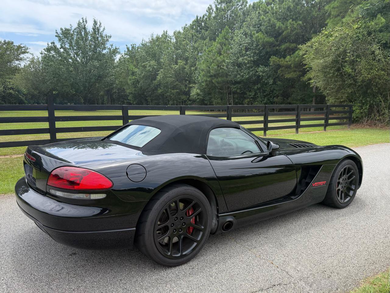 Used 2003 Dodge Viper SRT-10 RWD image 3