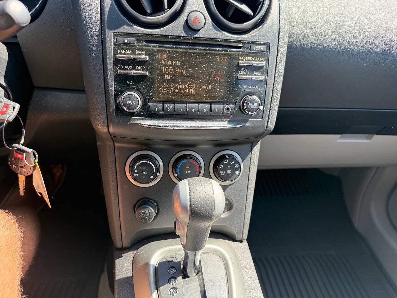 Used 2014 Nissan Rogue S w/ Convenience Package AWD/4WD image 31