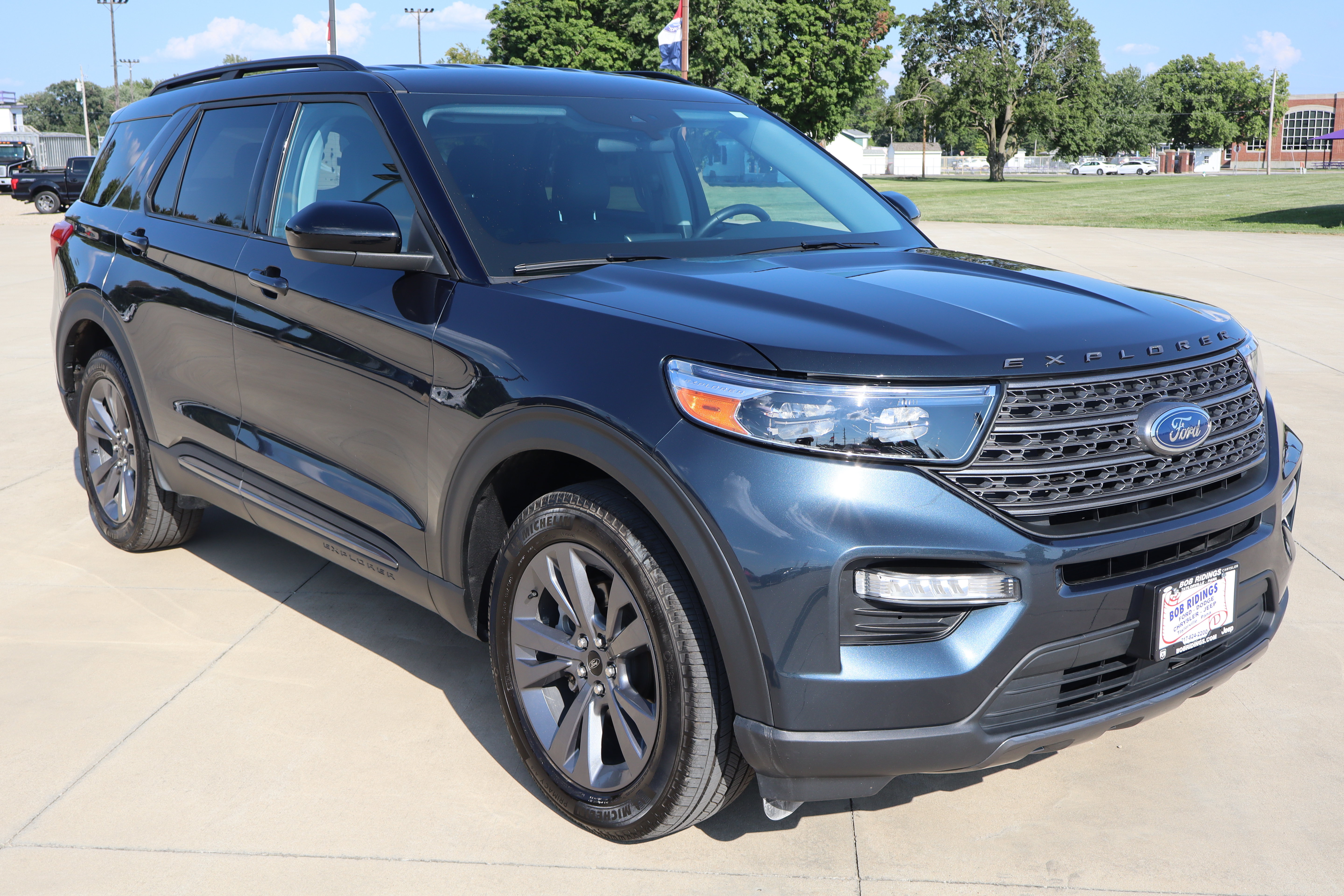 Used 2024 Ford Explorer XLT w/ Equipment Group 202A AWD/4WD image 3
