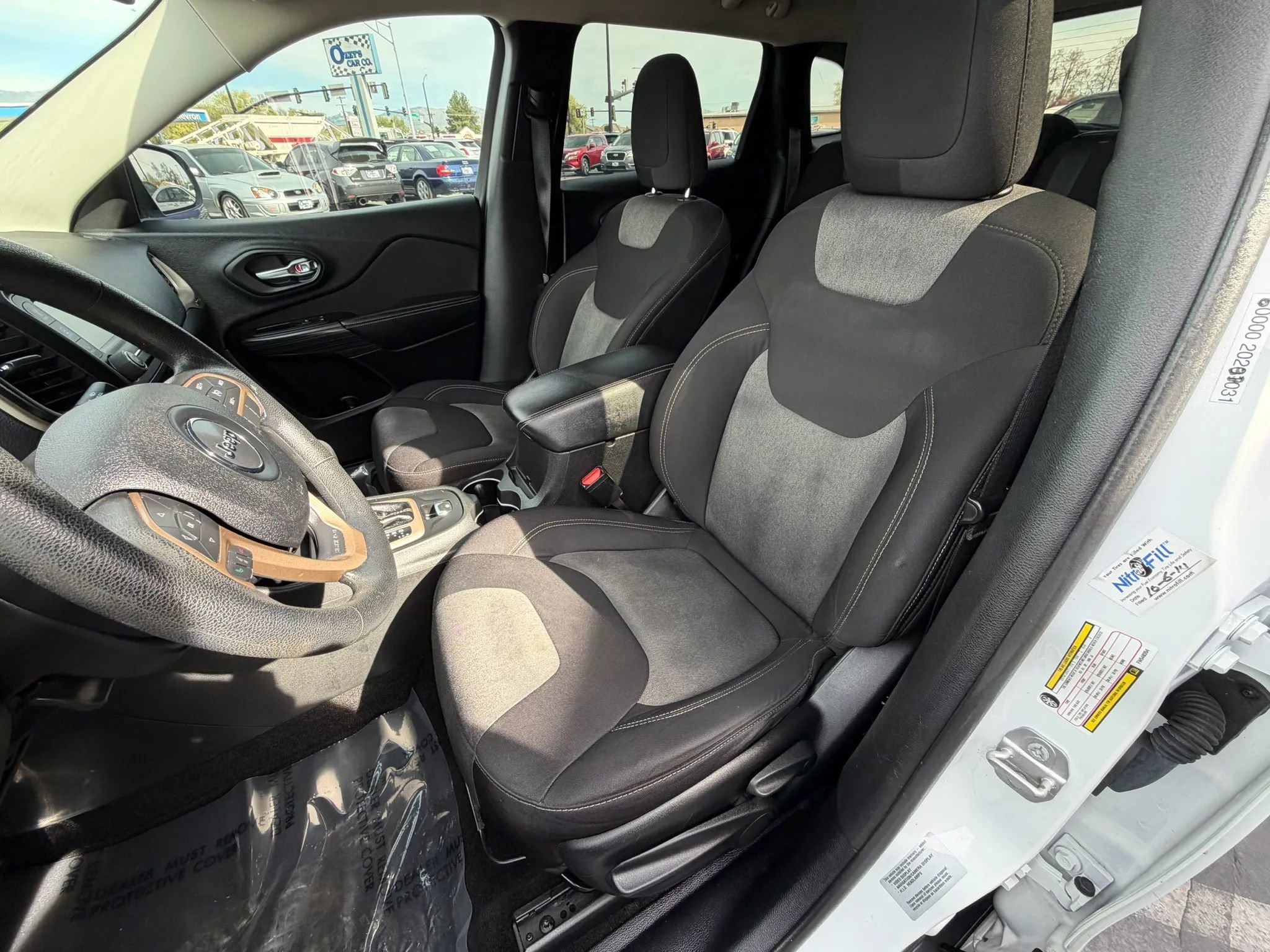 Used 2015 Jeep Cherokee Sport image 9