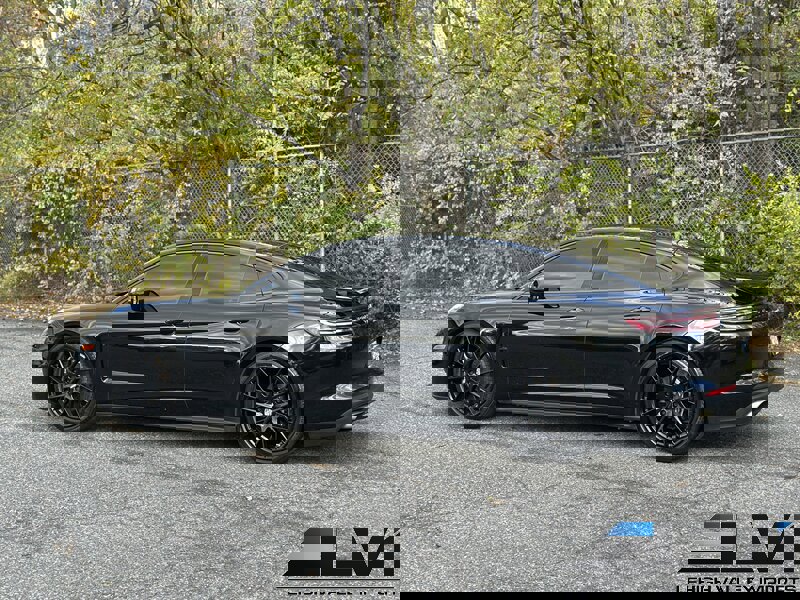 Used 2017 Porsche Panamera 4 AWD/4WD image 3