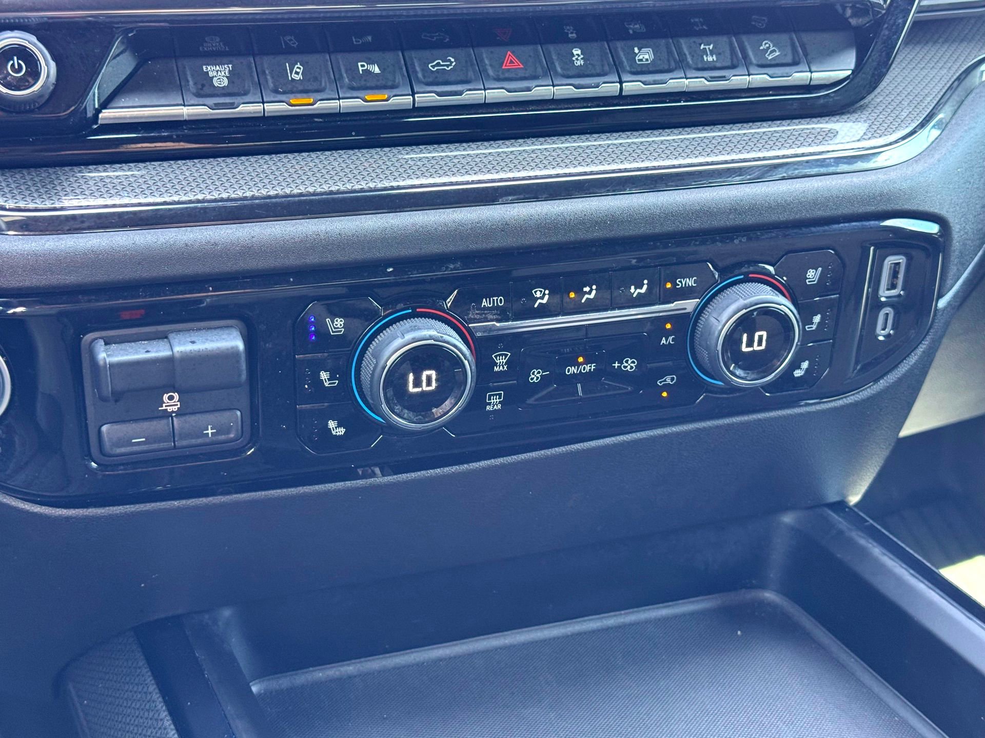 Used 2025 Chevrolet Silverado 2500 ZR2 w/ ZR2 Bison Edition image 31