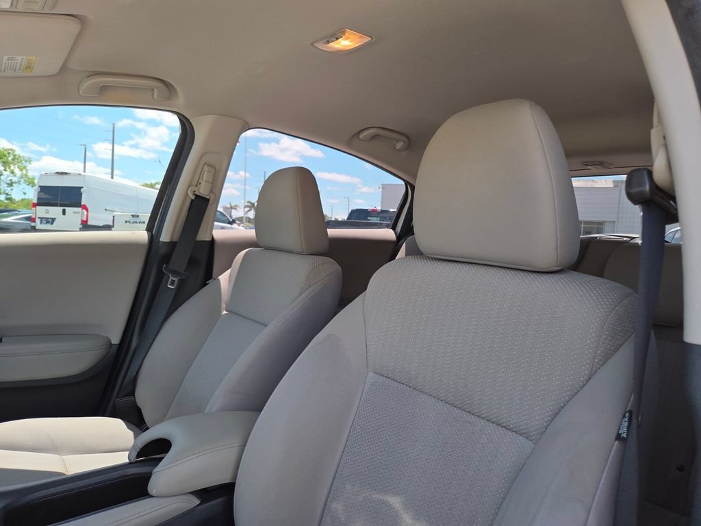 Used 2017 Honda HR-V LX image 27