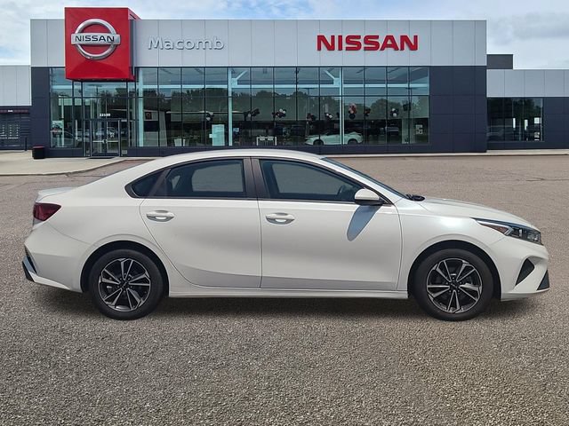 Used 2024 Kia Forte LXS FWD image 8