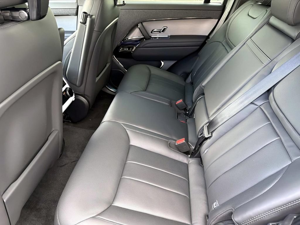 New 2026 Land Rover Range Rover Sport SE AWD/4WD image 12