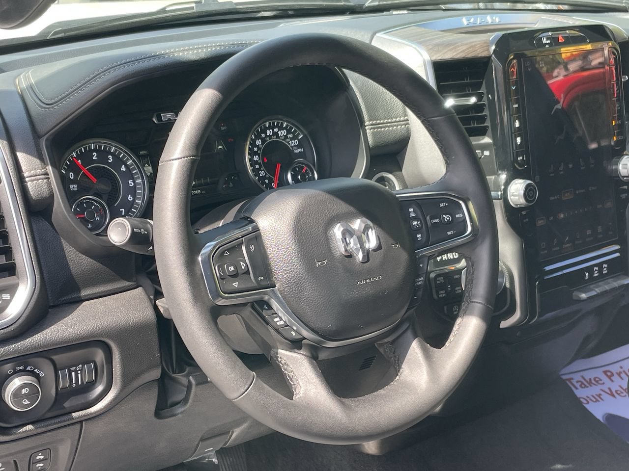 Used 2025 RAM 1500 Laramie AWD/4WD image 30