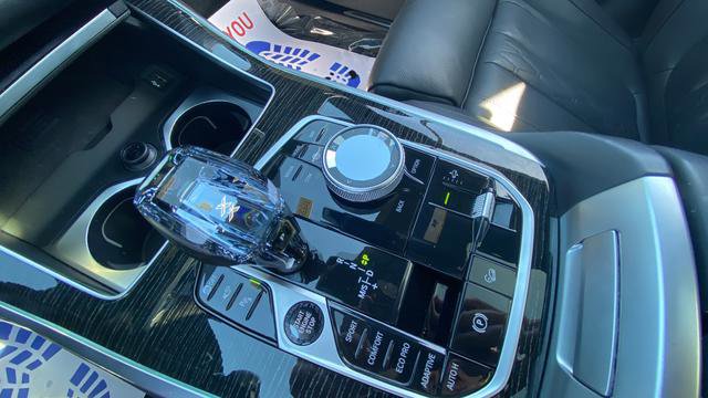 Used 2021 BMW X7 xDrive40i w/ M Sport Package image 29
