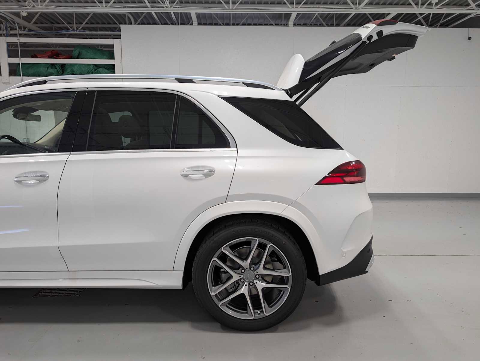 New 2026 Mercedes-Benz GLE 53 AMG 4MATIC image 9