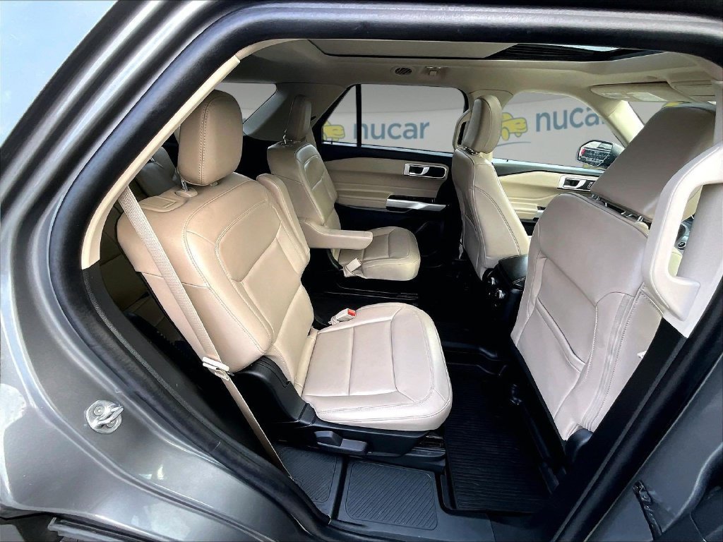 Used 2023 Ford Explorer XLT w/ Equipment Group 202A AWD/4WD image 16