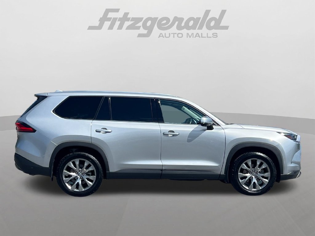 Used 2024 Toyota Grand Highlander AWD image 3