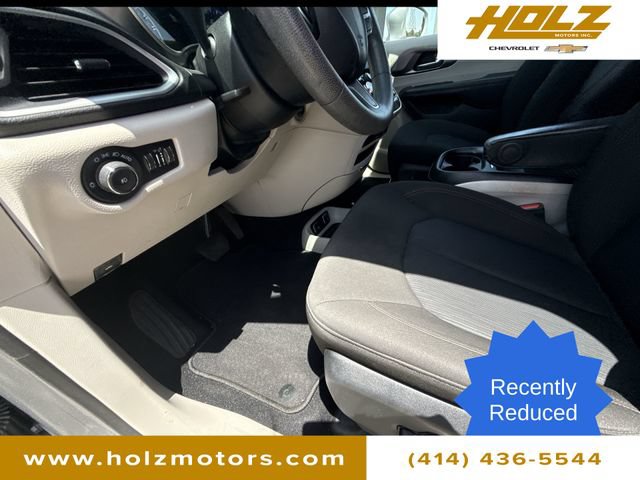 Used 2020 Chrysler Pacifica Touring FWD image 33