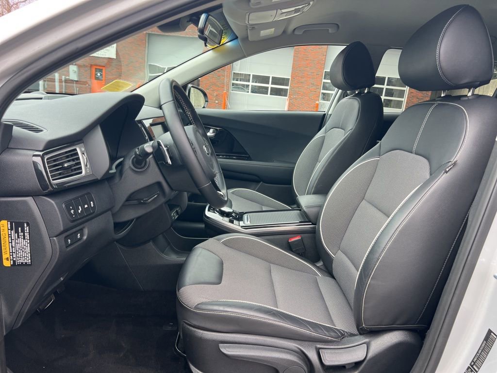 Used 2019 Kia Niro EX w/ Cold Weather Package 2.0 image 12
