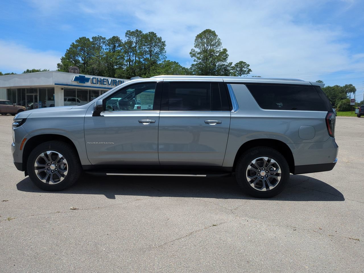 New 2026 Chevrolet Suburban LT w/ Comfort Package RWD image 7