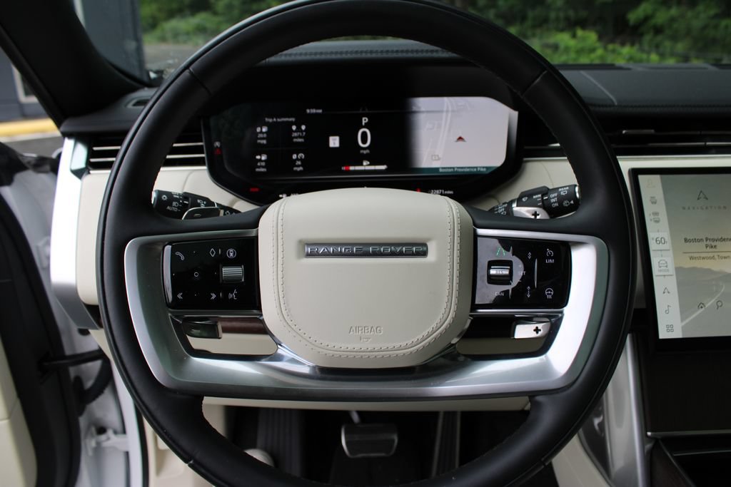 Used 2025 Land Rover Range Rover SE AWD/4WD image 10