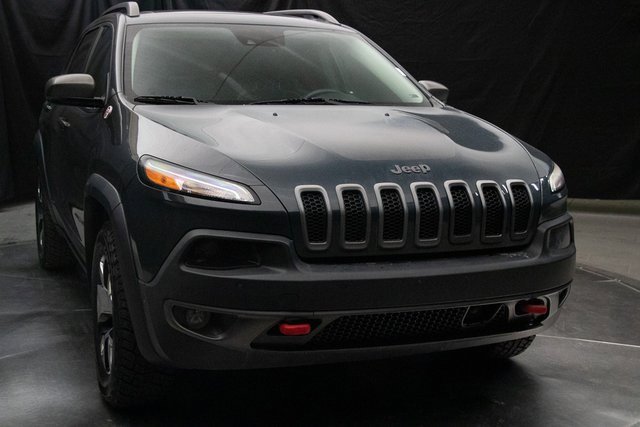 Used 2016 Jeep Cherokee Trailhawk w/ Comfort/Convenience Group image 3