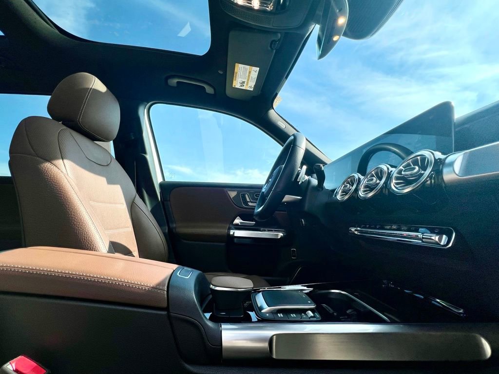 Certified 2021 Mercedes-Benz GLB 35 AMG 4MATIC image 19