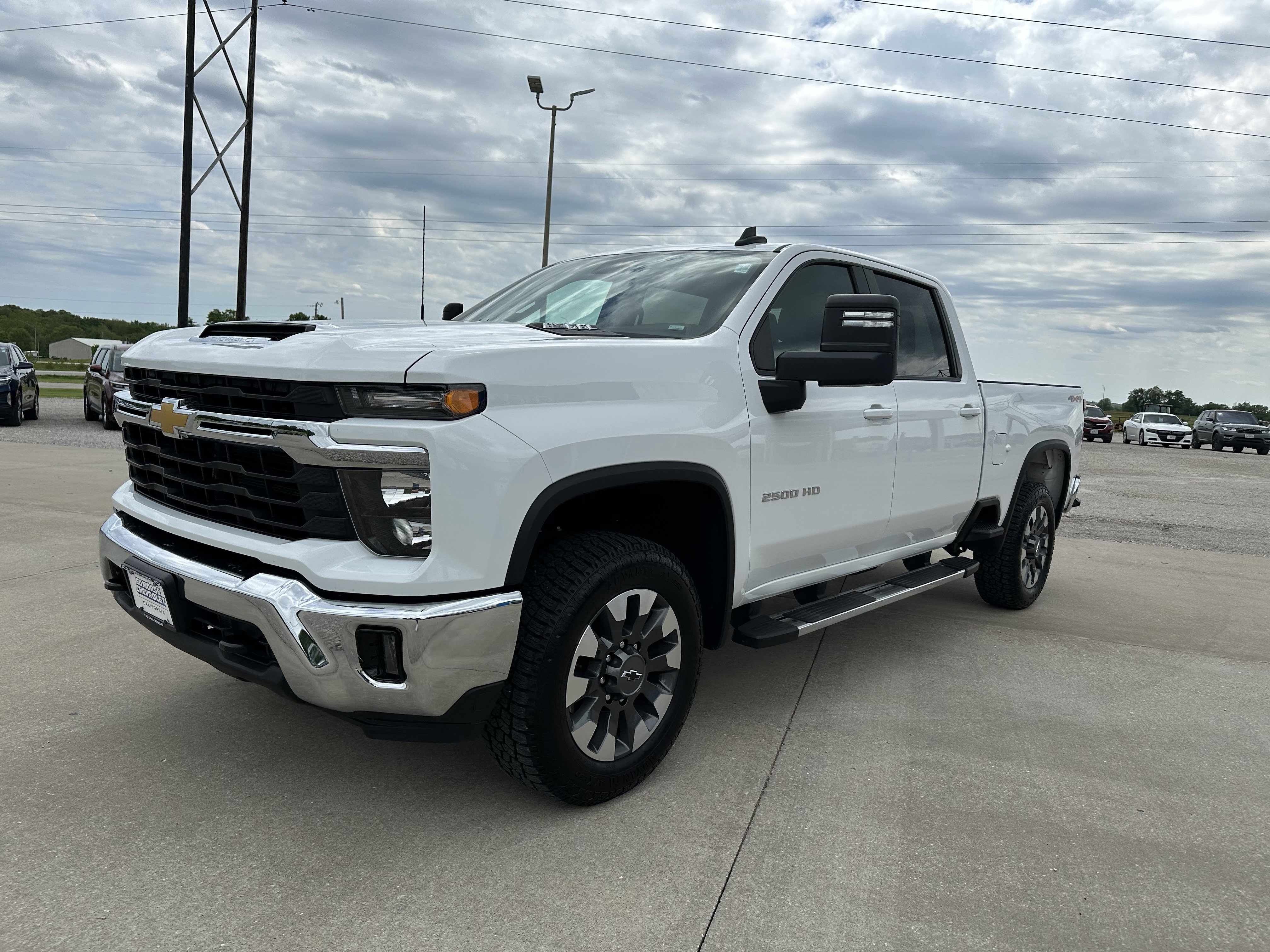 Used 2025 Chevrolet Silverado 2500 LT w/ Convenience Package AWD/4WD image 5