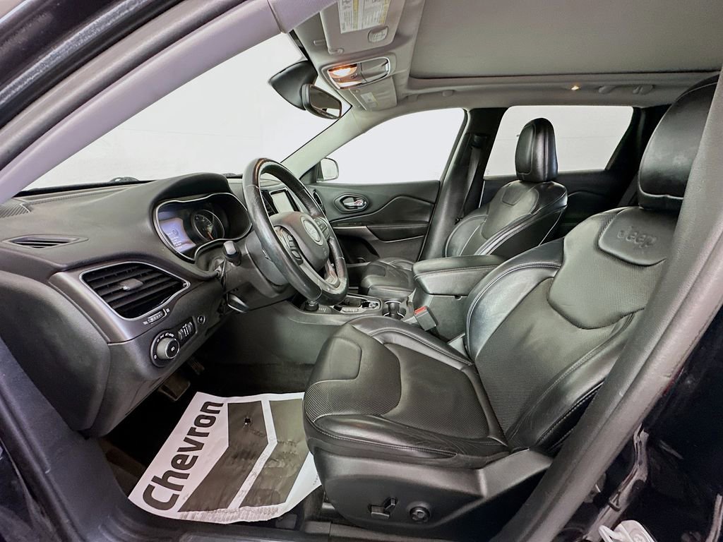 Used 2019 Jeep Cherokee Limited image 21