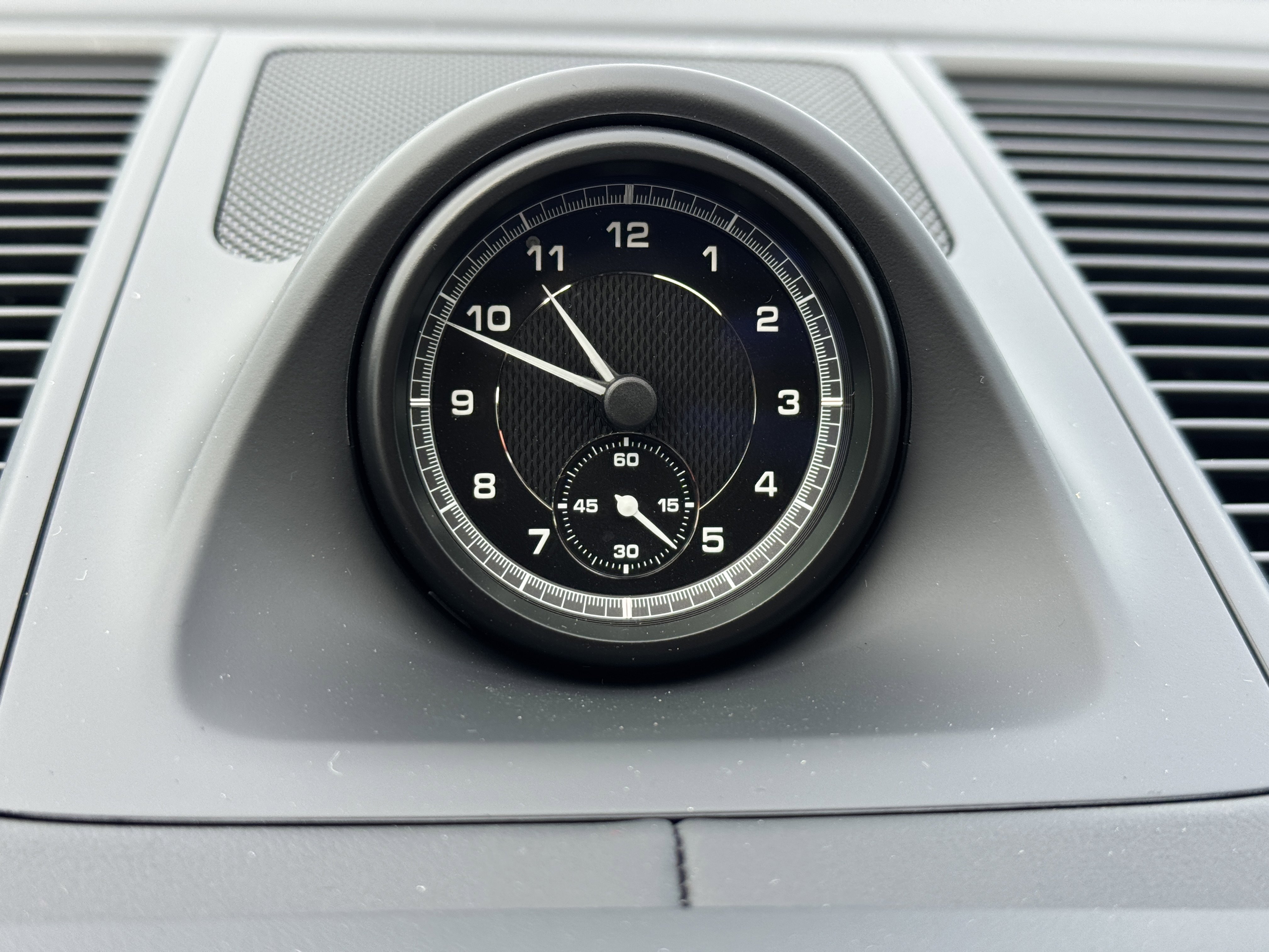 New 2026 Porsche Macan image 27