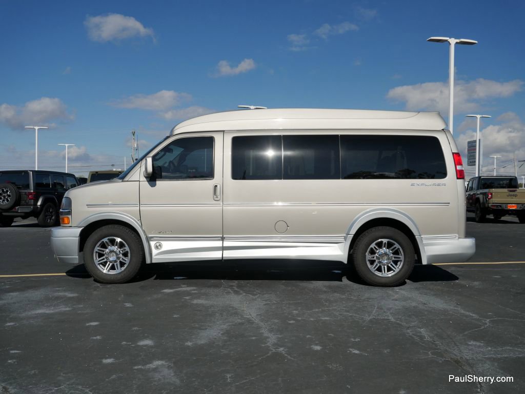 Used 2021 Chevrolet Express 2500 LS w/ Enhanced Convenience Package image 13
