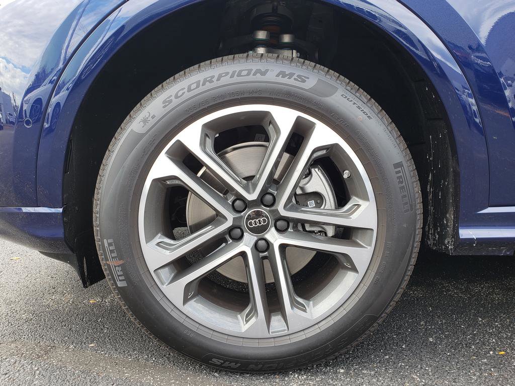 New 2025 Audi Q5 Premium Plus w/ Premium Plus AWD/4WD image 12