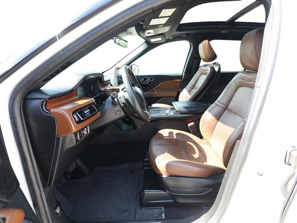 Used 2023 Lincoln Aviator Reserve w/ Equipment Group 201A AWD/4WD image 11
