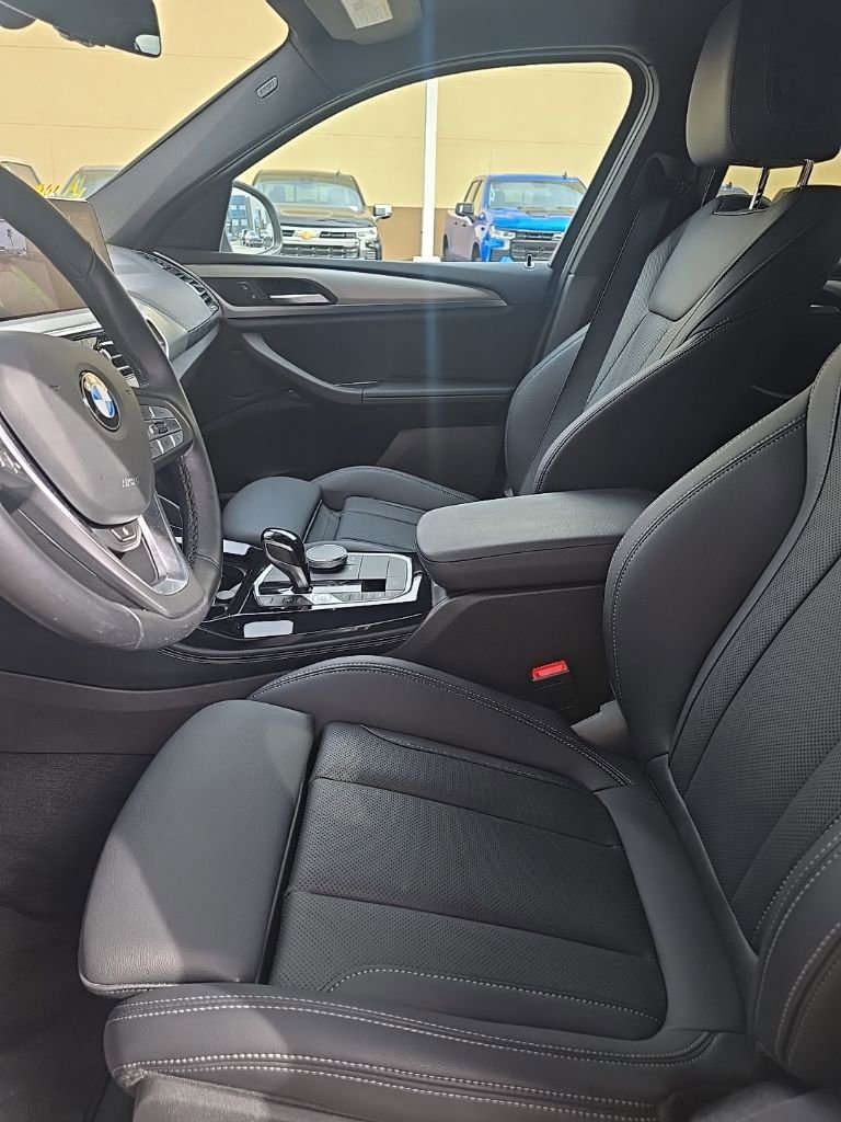 Used 2025 BMW X4 xDrive30i image 4