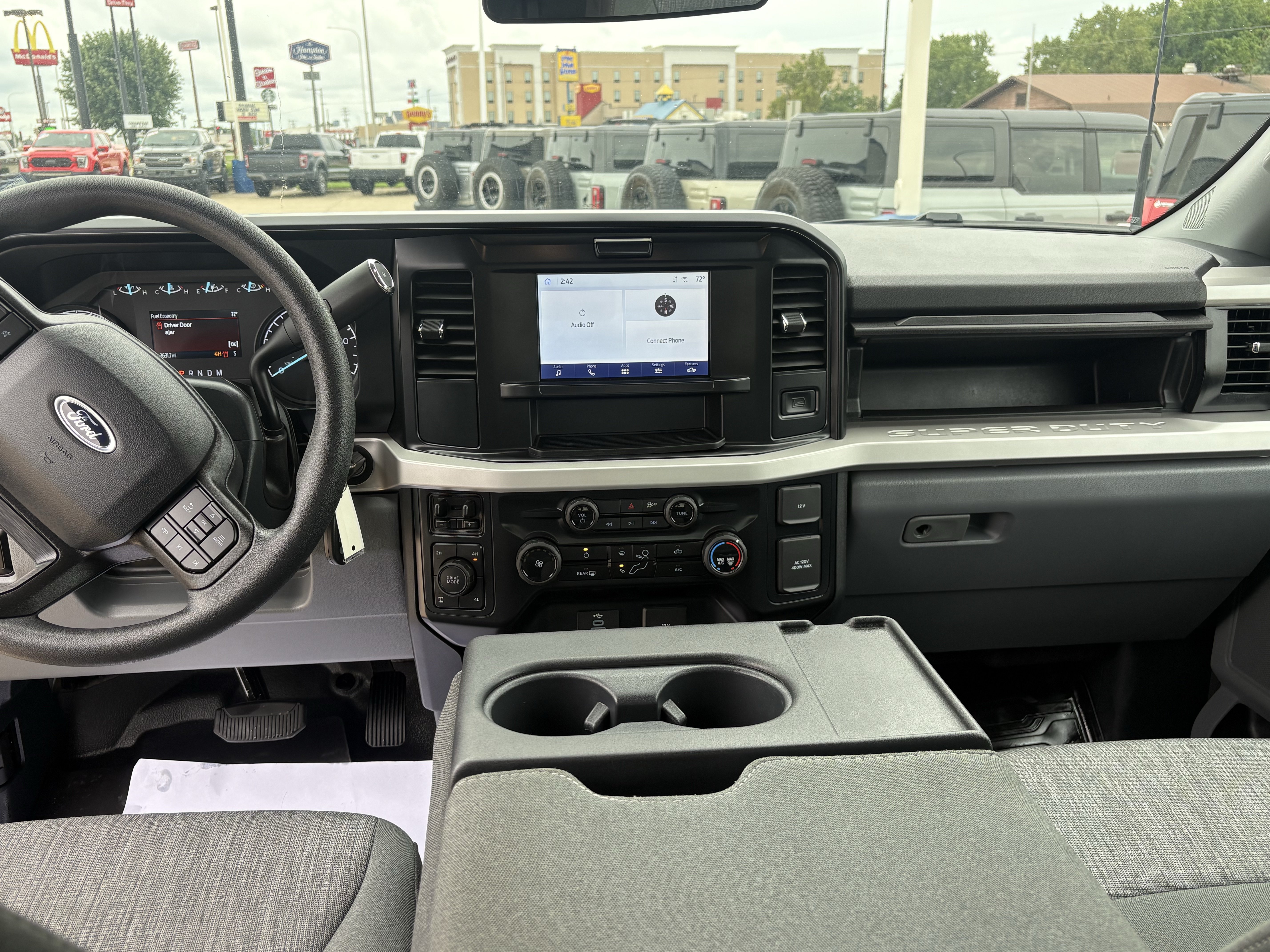 Used 2025 Ford F350 XLT w/ Snow Plow/Camper Package AWD/4WD image 14