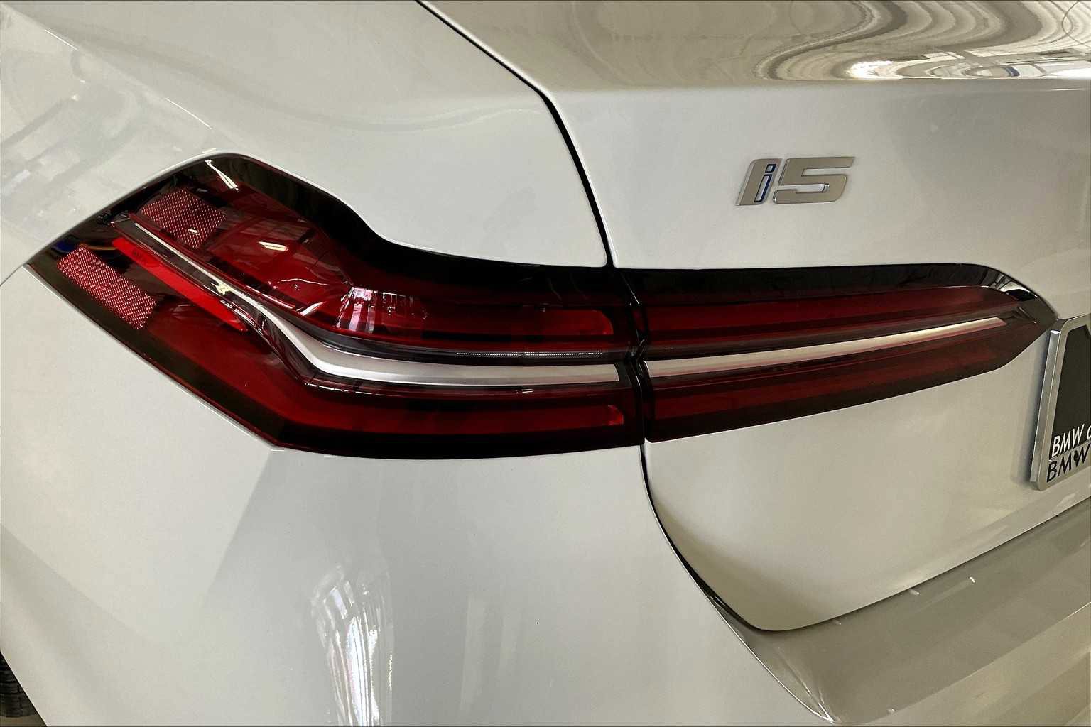 Used 2026 BMW i5 eDrive40 RWD image 14