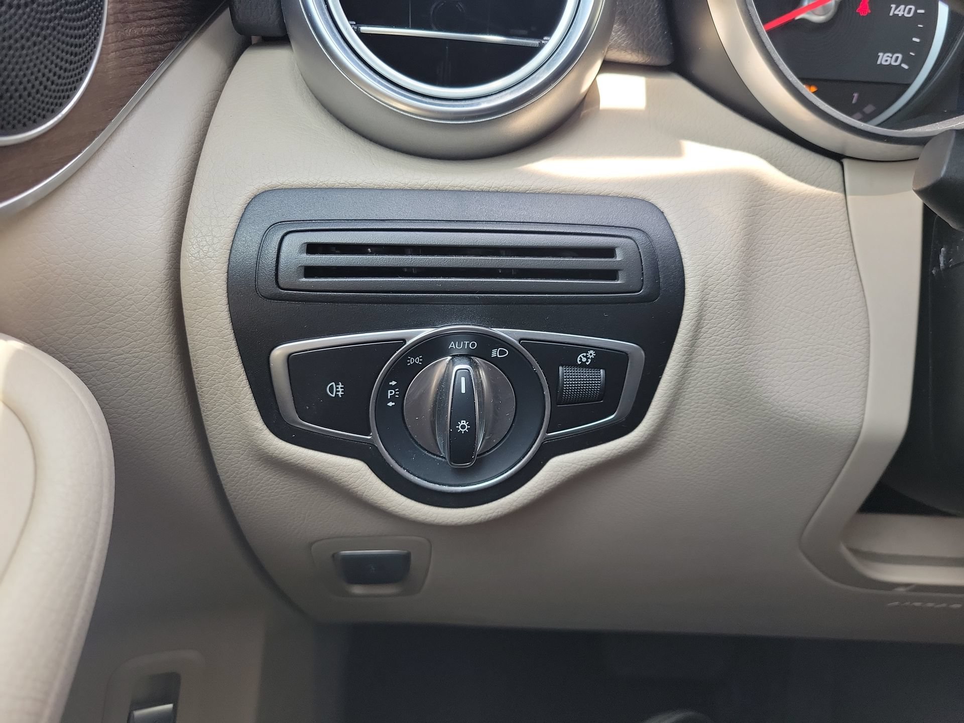 Used 2022 Mercedes-Benz GLC 300 w/ Premium Package Lite image 27