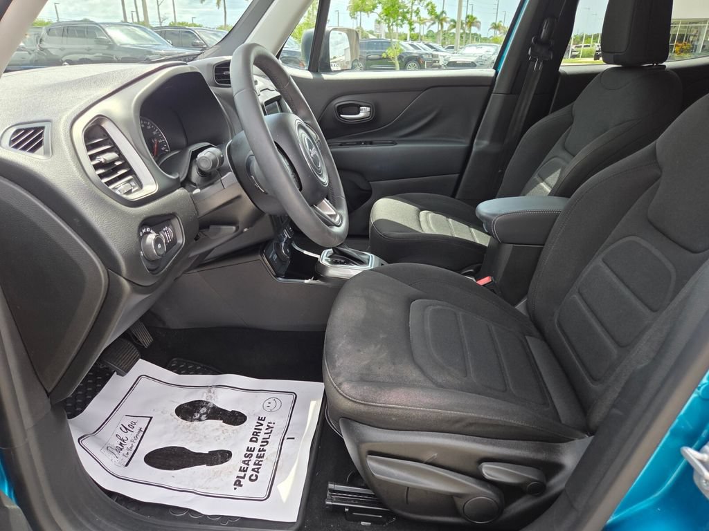Used 2022 Jeep Renegade Latitude AWD/4WD image 28