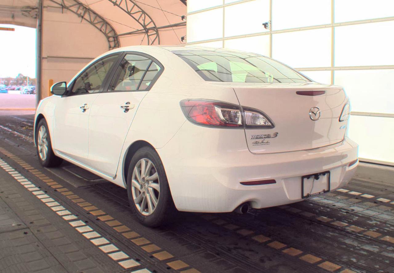 Used 2012 MAZDA MAZDA3 i Touring FWD image 8