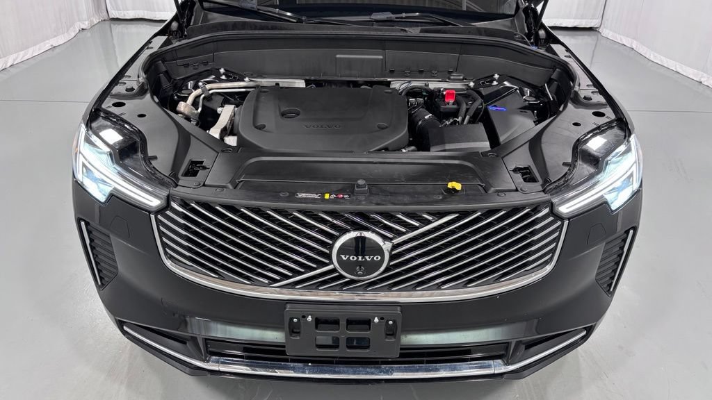 Certified 2025 Volvo XC90 B6 Plus AWD/4WD image 29
