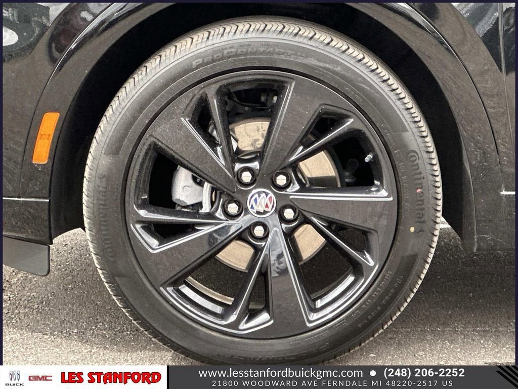 Used 2023 Buick Envision Essence w/ Sport Touring Package AWD/4WD image 10