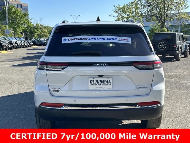 Used 2023 Jeep Grand Cherokee Laredo w/ Luxury Tech Group I AWD/4WD image 4